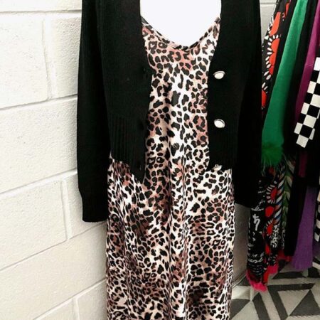 vestido y cardigan