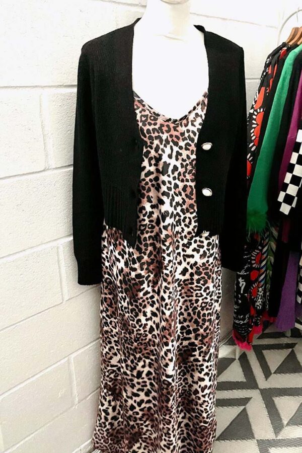 vestido y cardigan